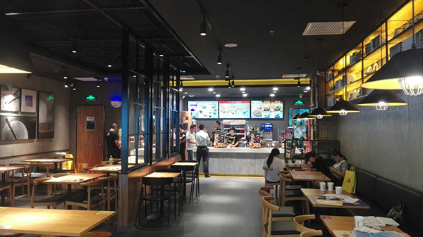 200平方復古風格餐飲店裝修設(shè)計案例