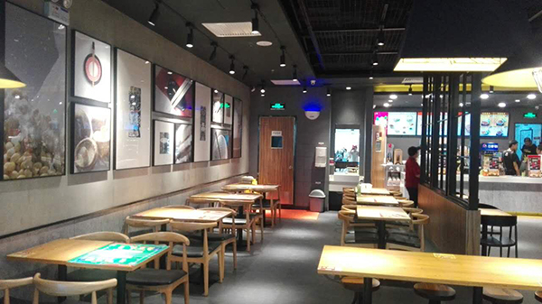 200平方復古風格餐飲店裝修設(shè)計案例
